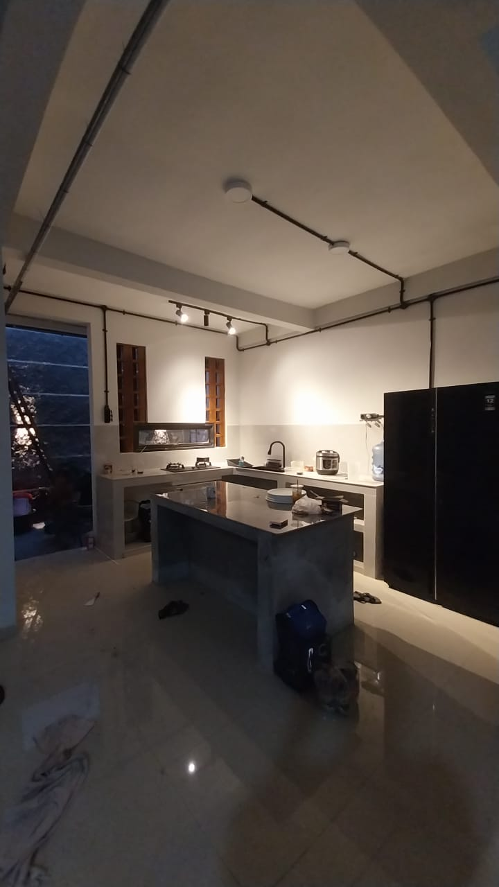 Renovasi Total & Rombak Struktur Belakang